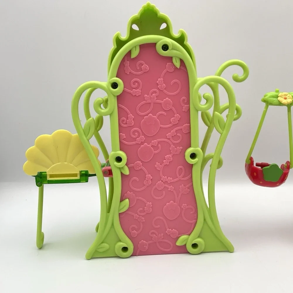 Strawberry Shortcake Hasbro Berry Bitty City Furniture Playset Lot 2009 2010